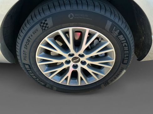 Used 2025 Genesis GV80 2.5T Standard AWD/4WD image 14