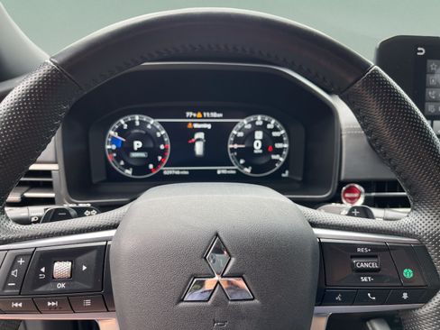 Used 2024 Mitsubishi Outlander Ralliart AWD/4WD image 28