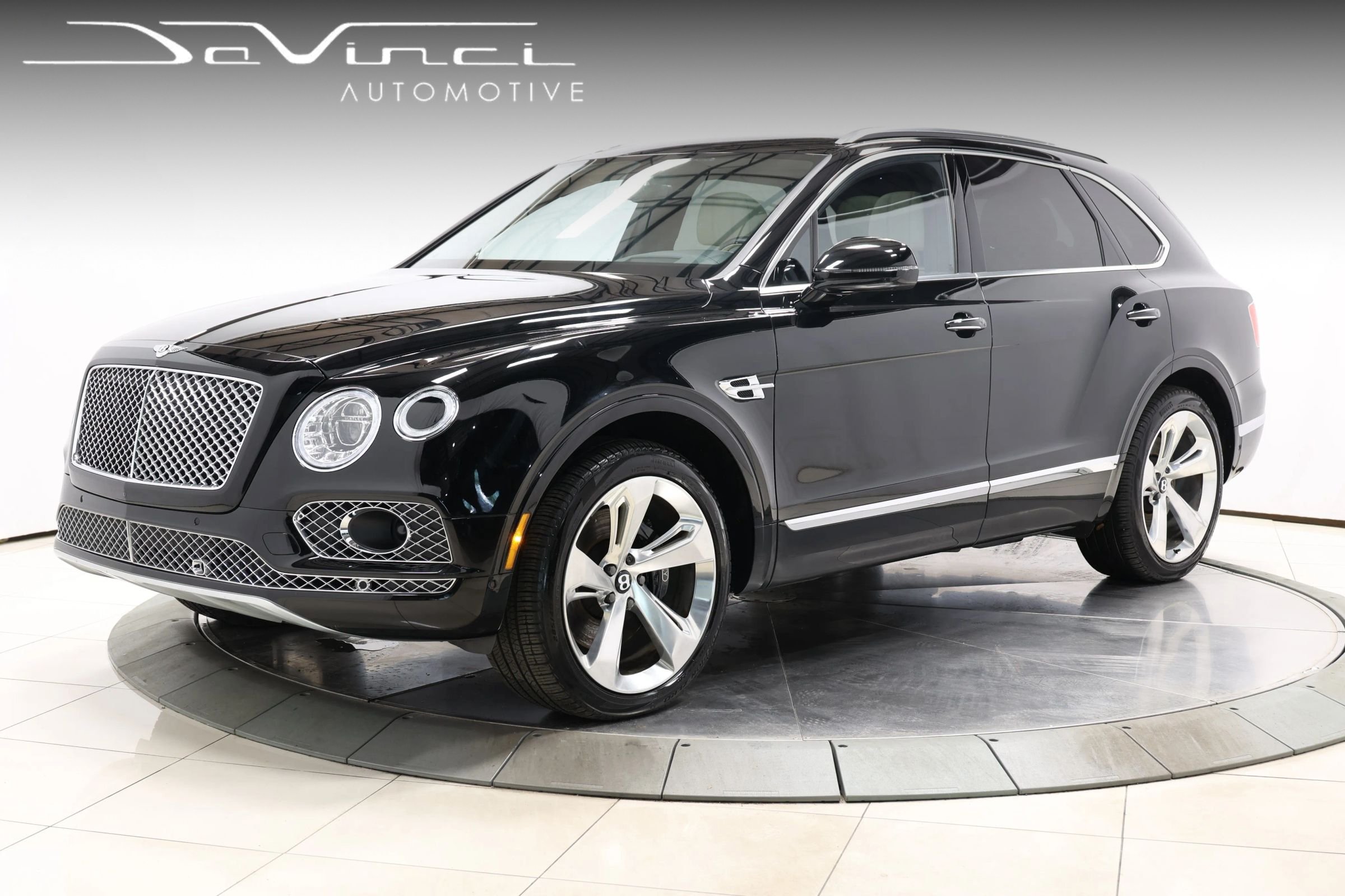 Used 2017 Bentley Bentayga AWD/4WD image 1