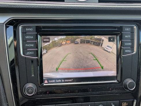 Used 2017 Volkswagen Passat 1.8T R-Line image 21