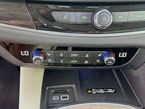 Used 2022 Buick Enclave Premium w/ Experience Buick Package AWD/4WD image 16