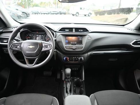 Used 2023 Chevrolet TrailBlazer LS image 12