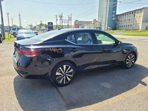 Used 2023 Nissan Sentra SV w/ SV Premium Package FWD image 6