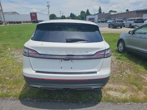 Used 2022 Lincoln Nautilus Reserve w/ Luxury Package AWD/4WD image 10