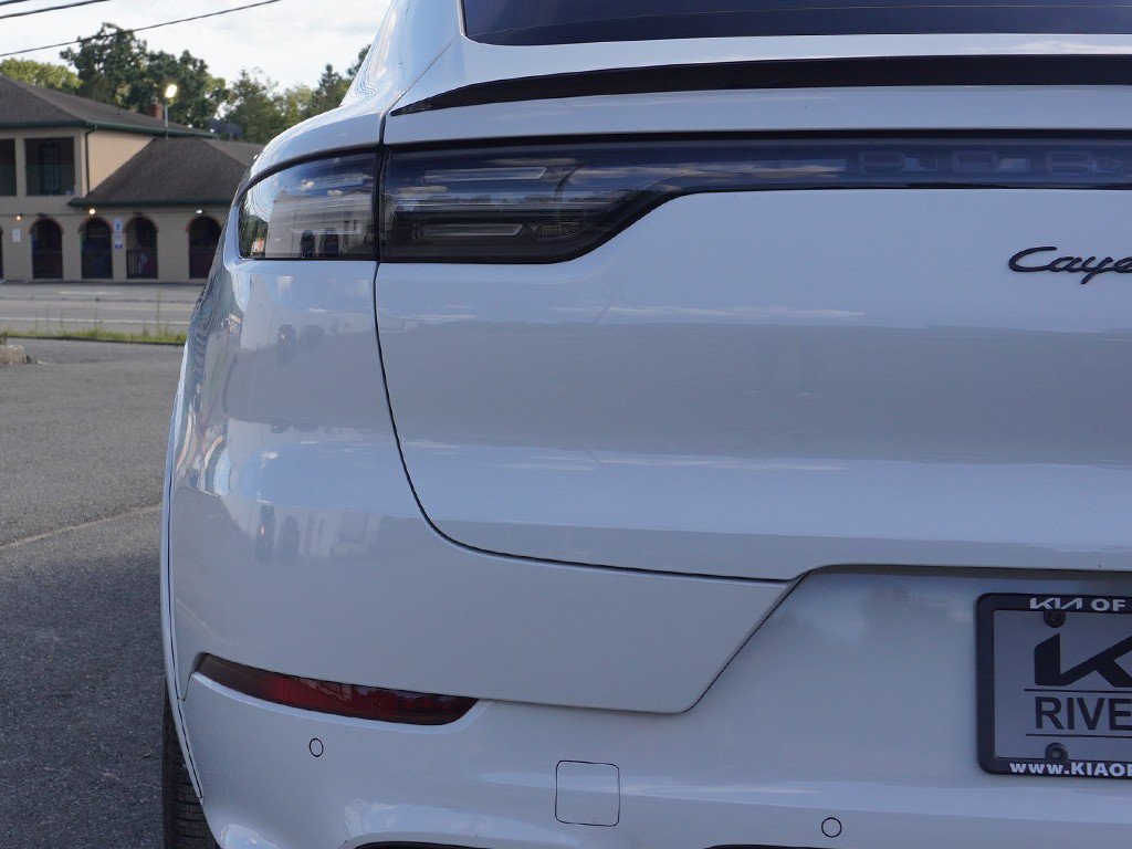 Used 2022 Porsche Cayenne GTS w/ Premium Package Plus AWD/4WD image 18