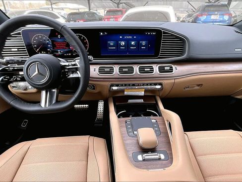 New 2026 Mercedes-Benz GLS 450 4MATIC image 8