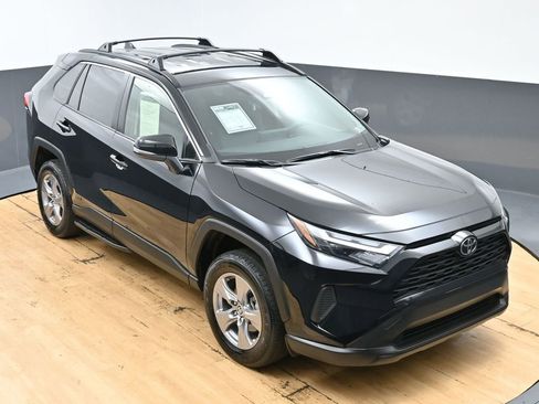 Used 2025 Toyota RAV4 XLE image 42