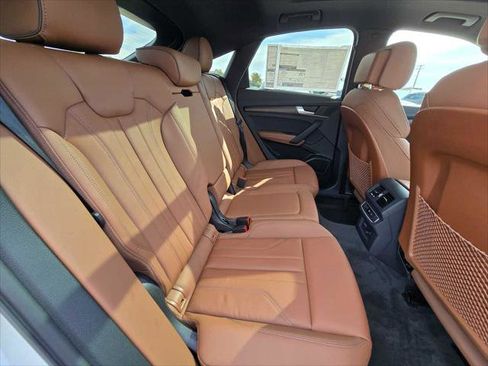 Used 2025 Audi Q5 2.0T Premium Plus w/ Premium Plus Package image 14