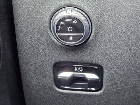 Certified 2025 Mercedes-Benz GLC 300 4MATIC image 22