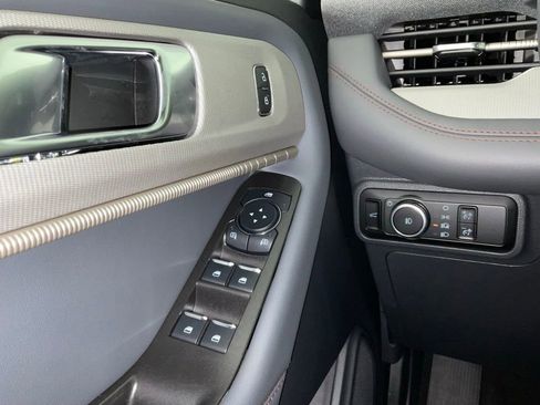 New 2026 Ford Explorer Active w/ Active Comfort Package RWD image 20