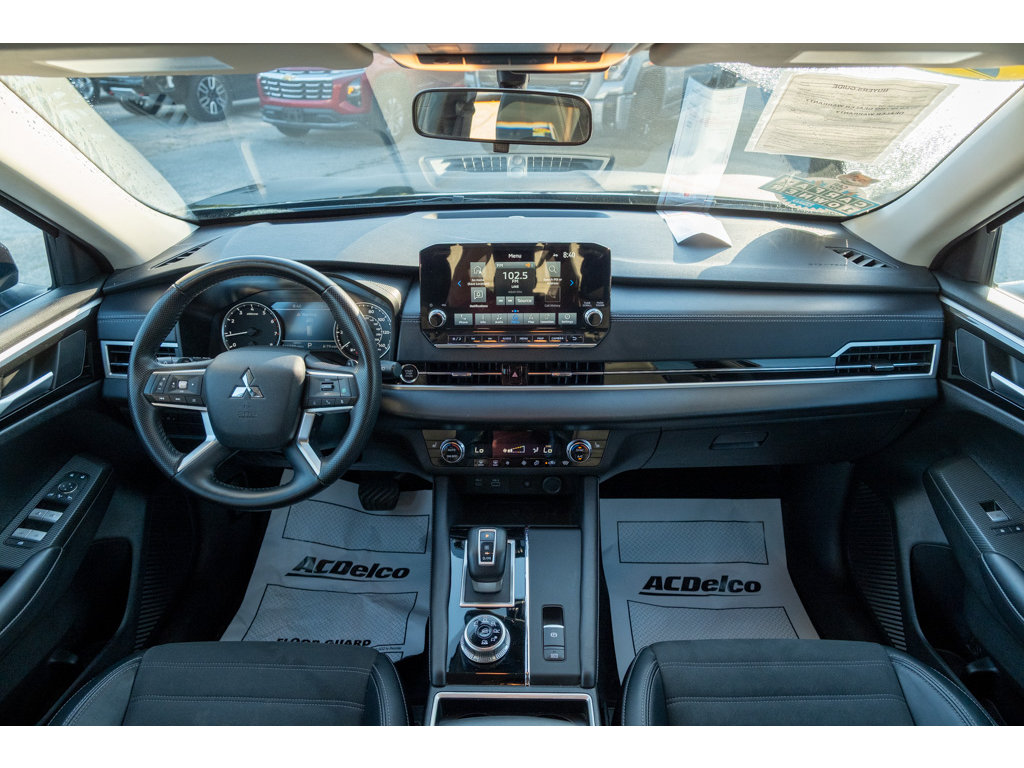 Used 2024 Mitsubishi Outlander SE AWD/4WD image 32