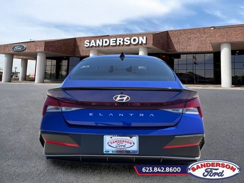 Used 2025 Hyundai Elantra Sport FWD image 4