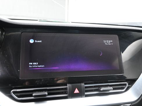 Used 2022 Kia Niro EX Premium image 12