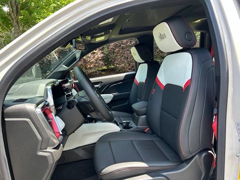 New 2026 GMC Canyon AT4X w/ AT4X AEV Edition AWD/4WD image 47