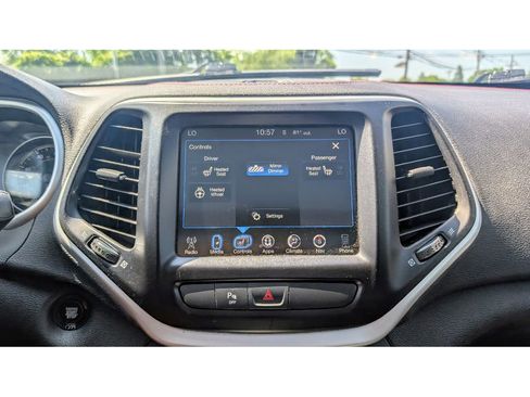 Used 2018 Jeep Cherokee Trailhawk w/ Comfort/Convenience Group image 24