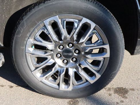 Certified 2024 GMC Yukon Denali Ultimate image 23