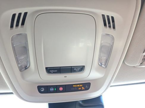 Used 2023 Buick Envision Preferred FWD image 32