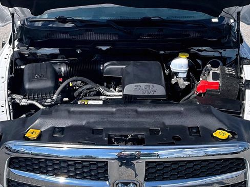 Used 2022 RAM 1500 Classic SLT AWD/4WD image 11