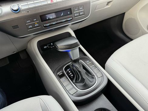 Used 2024 Hyundai Kona SEL image 32