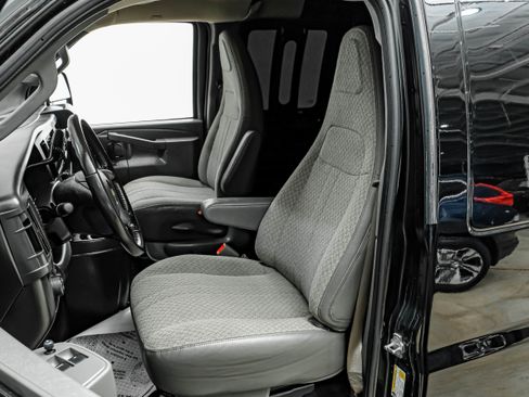Used 2019 Chevrolet Express 2500 w/ Driver Convenience Package image 17