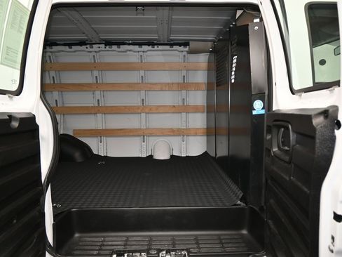 Used 2024 Chevrolet Express 2500 w/ Driver Convenience Package image 32