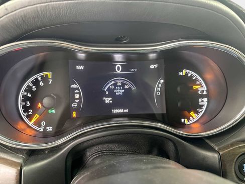 Used 2018 Jeep Grand Cherokee Limited image 9