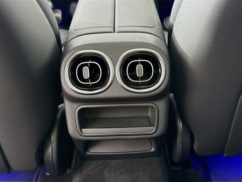 Used 2026 Mercedes-Benz GLC 300 4MATIC image 24