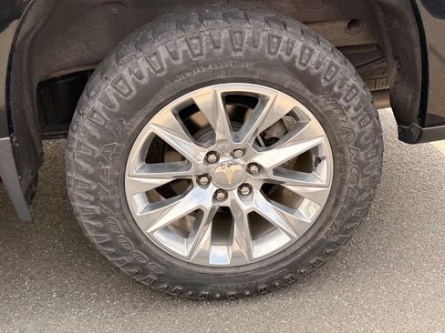 Used 2019 Chevrolet Silverado 1500 LTZ w/ LTZ Premium Package AWD/4WD image 13