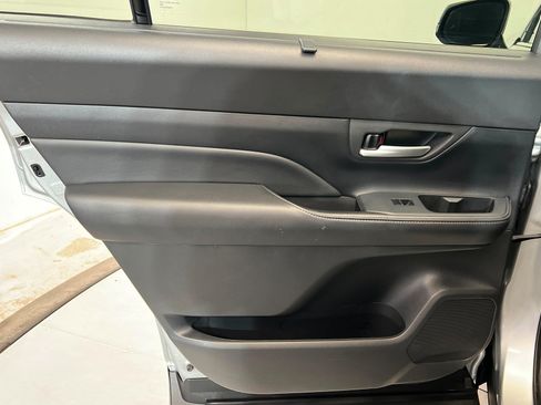 Certified 2025 Toyota Grand Highlander AWD image 19