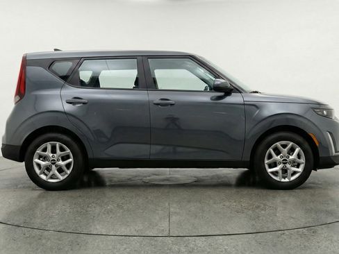 Used 2025 Kia Soul LX w/ LX Technology Package image 11