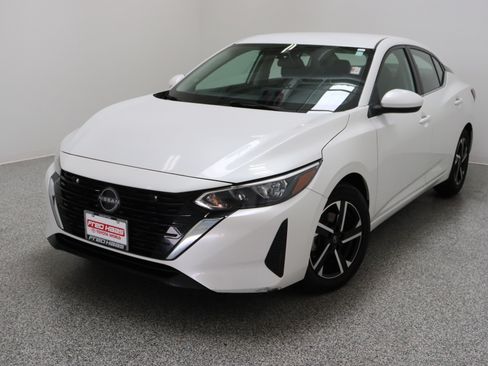 Used 2024 Nissan Sentra SV FWD image 2