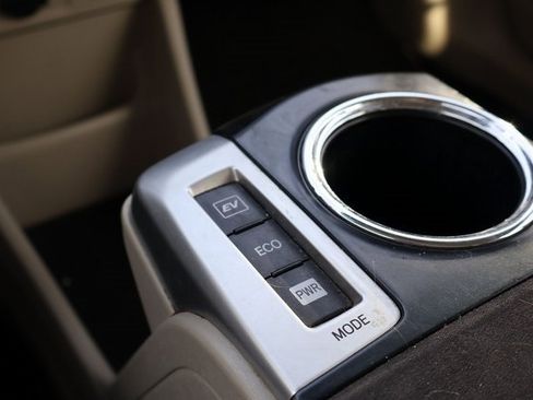 Used 2013 Toyota Prius V Five image 14