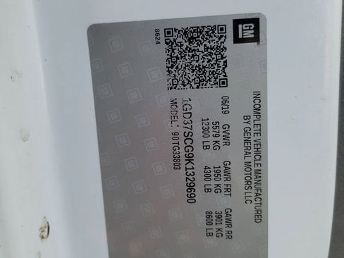 Used 2019 GMC Savana 3500 w/ Power Convenience Package image 27