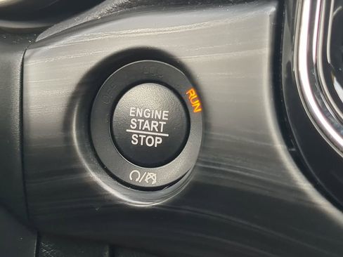 Used 2021 Jeep Grand Cherokee Laredo X image 32