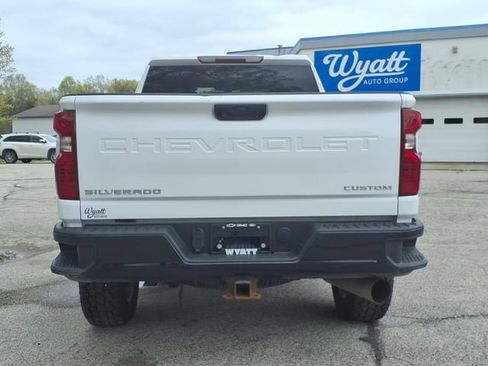 Used 2022 Chevrolet Silverado 2500 Custom w/ Custom Value Package AWD/4WD image 16