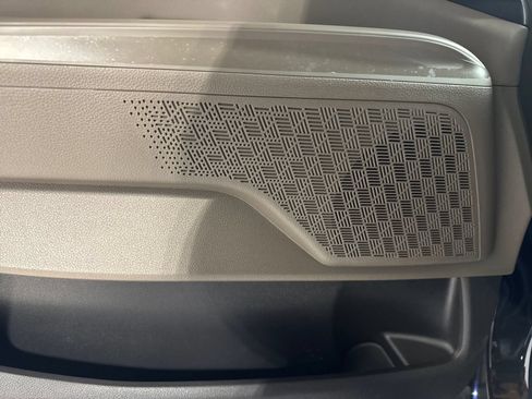 New 2026 Kia Carnival FWD image 27