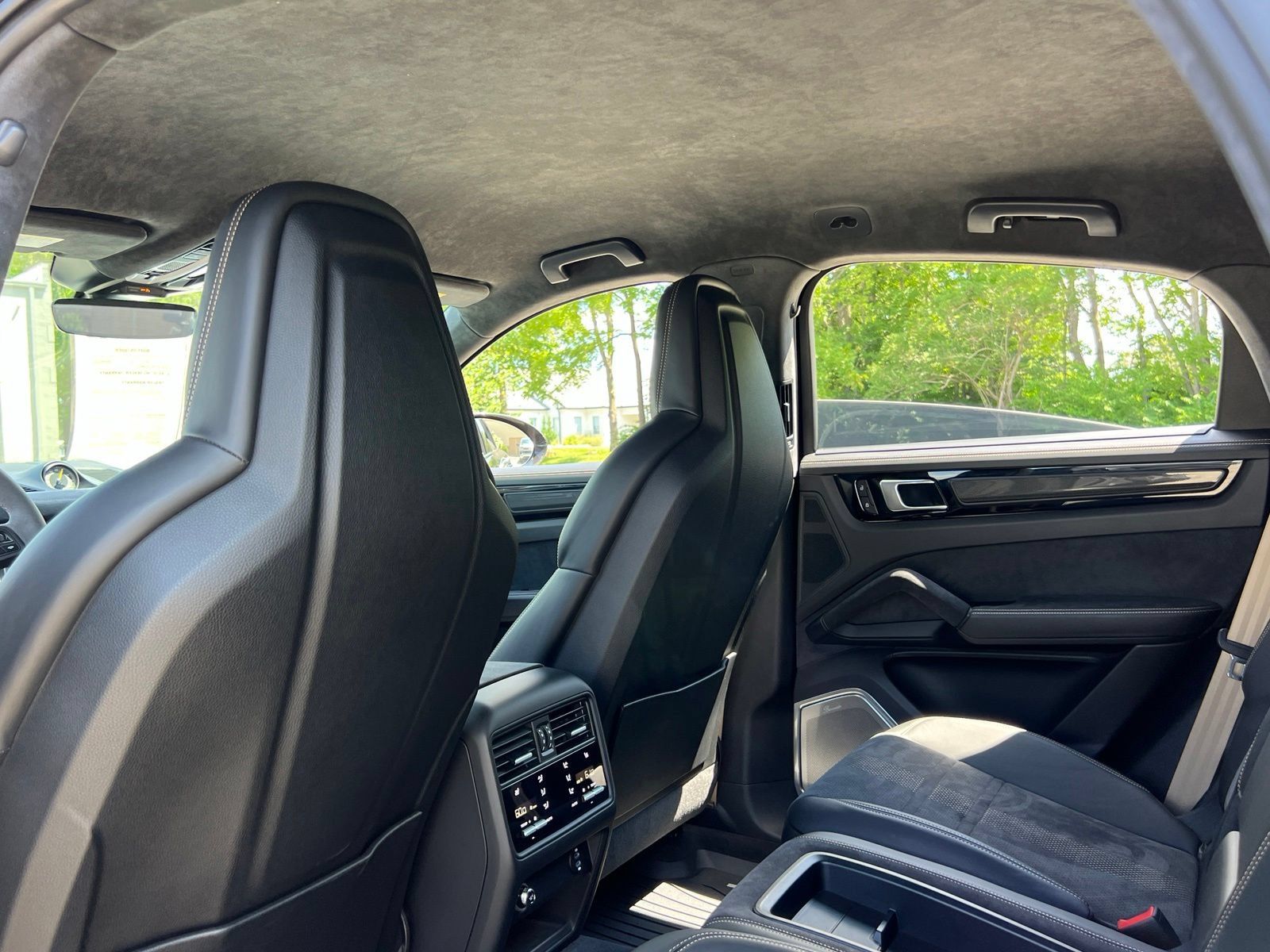 Used 2022 Porsche Cayenne Turbo GT AWD/4WD image 26
