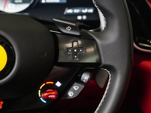 Used 2024 Ferrari Roma Spider RWD image 20