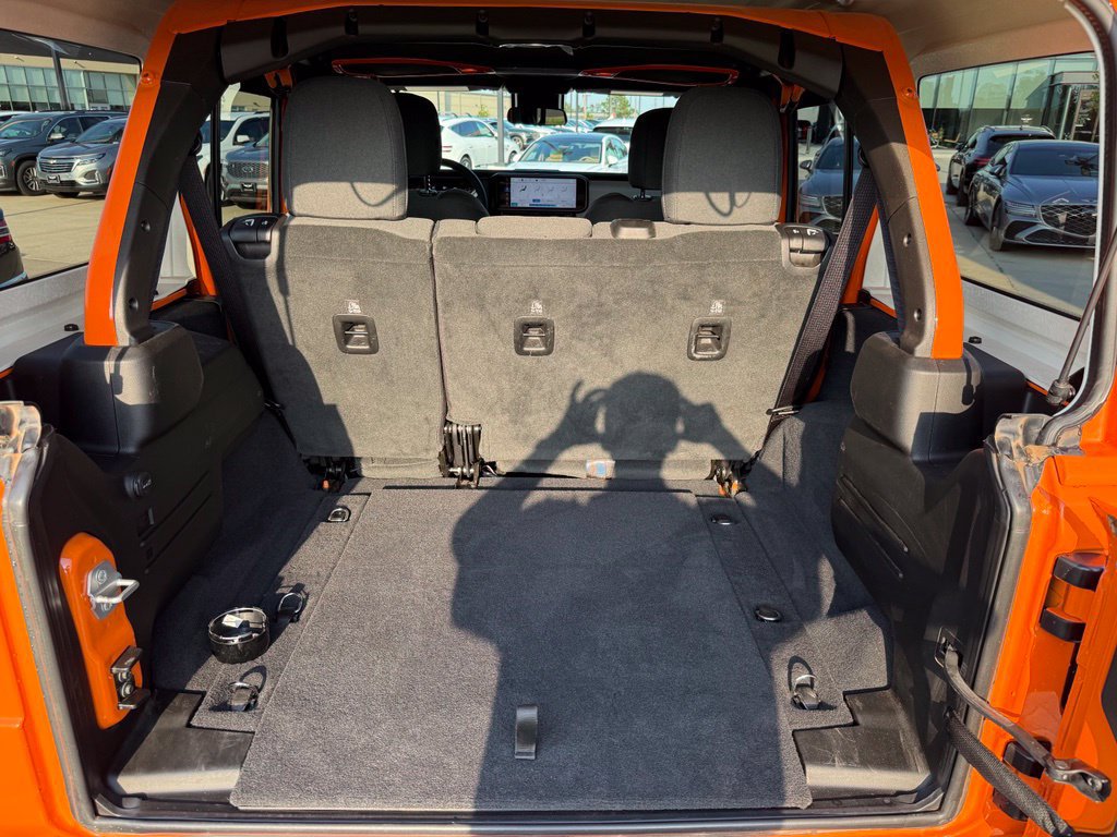 Used 2025 Jeep Wrangler Unlimited Sahara AWD/4WD image 38