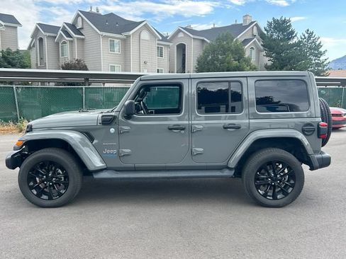 Used 2021 Jeep Wrangler Unlimited Sahara w/ Cold Weather Group AWD/4WD image 7