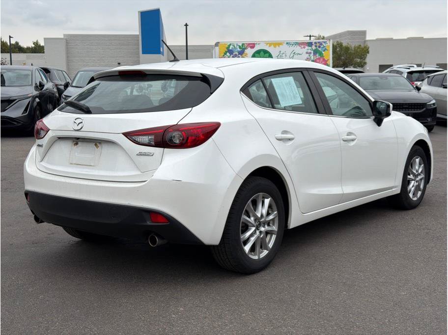 Used 2016 MAZDA MAZDA3 i Sport w/ Preferred Equipment Package FWD image 2