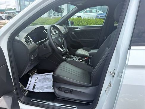 Certified 2023 Volkswagen Tiguan SE R-Line AWD/4WD image 11