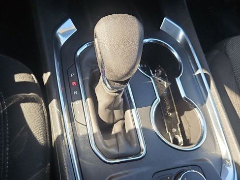 Used 2023 Chevrolet Traverse LT FWD image 15