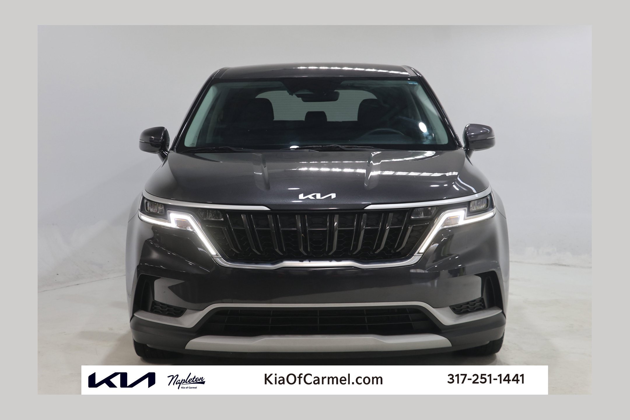 Used 2022 Kia Carnival LX FWD image 1