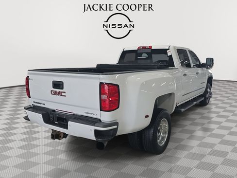 Used 2019 GMC Sierra 3500 Denali w/ Duramax Plus Package image 5