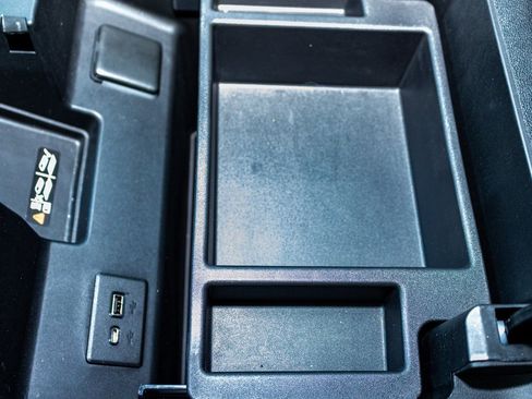 Used 2022 Chevrolet Silverado 1500 ZR2 w/ Technology Package image 20