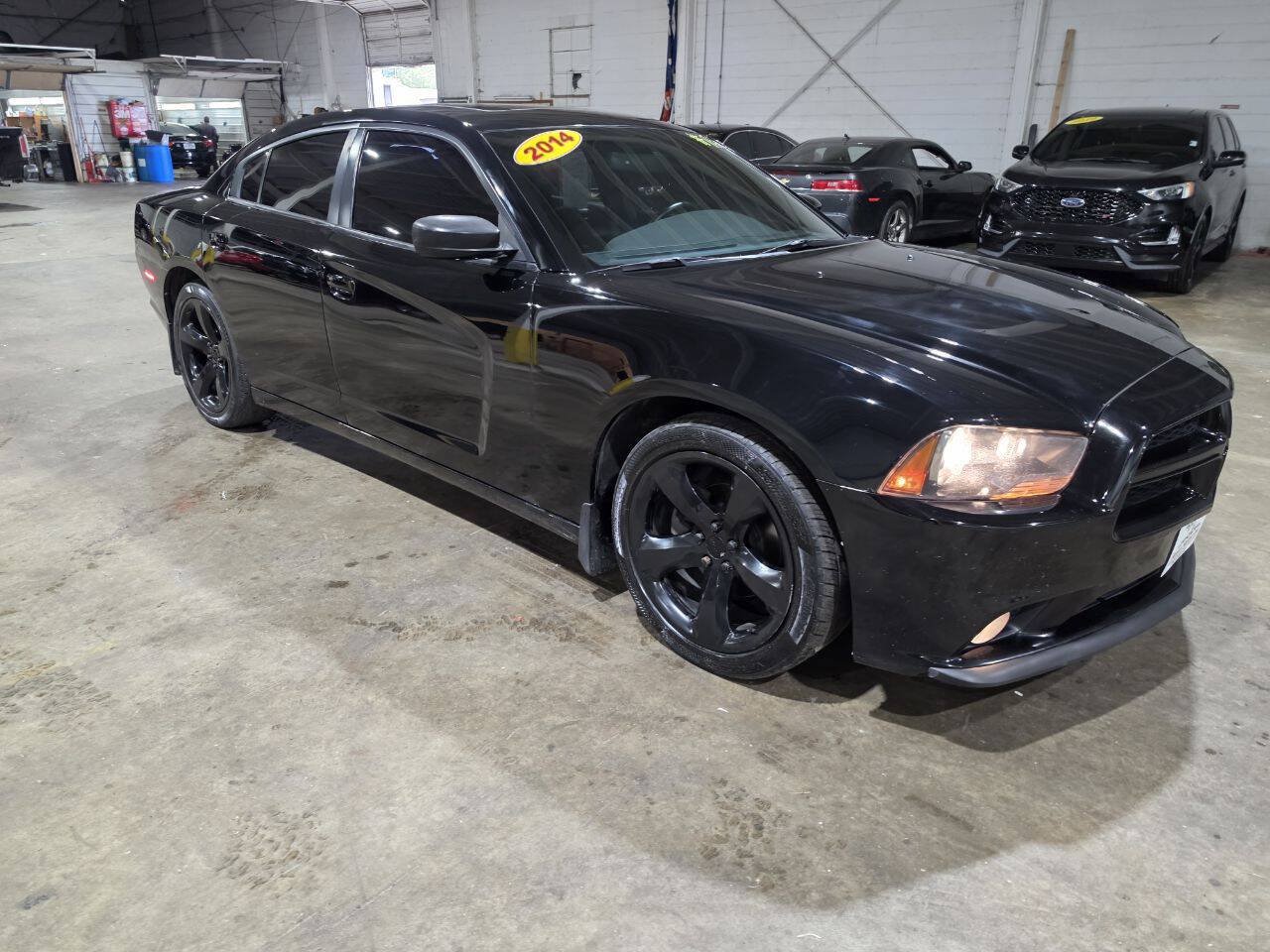 Used 2014 Dodge Charger SXT w/ Blacktop Package RWD image 18