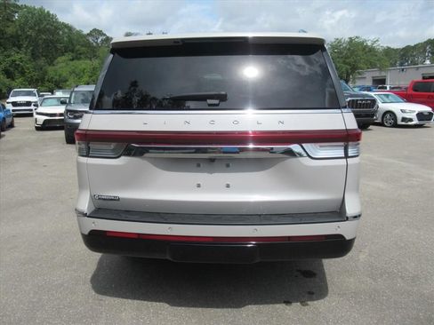 Used 2024 Lincoln Navigator L Reserve AWD/4WD image 6