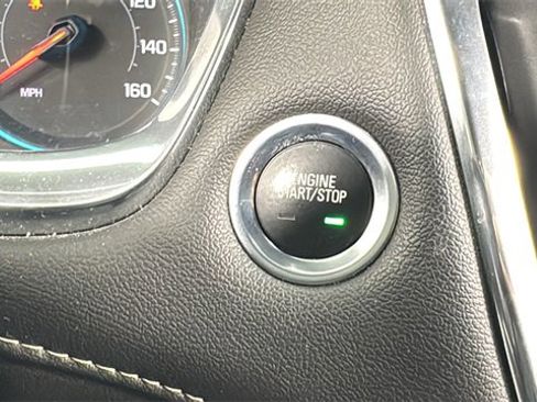 Used 2023 Chevrolet Traverse LT image 26