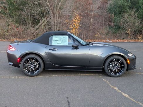 New 2025 MAZDA MX-5 Miata Grand Touring image 2